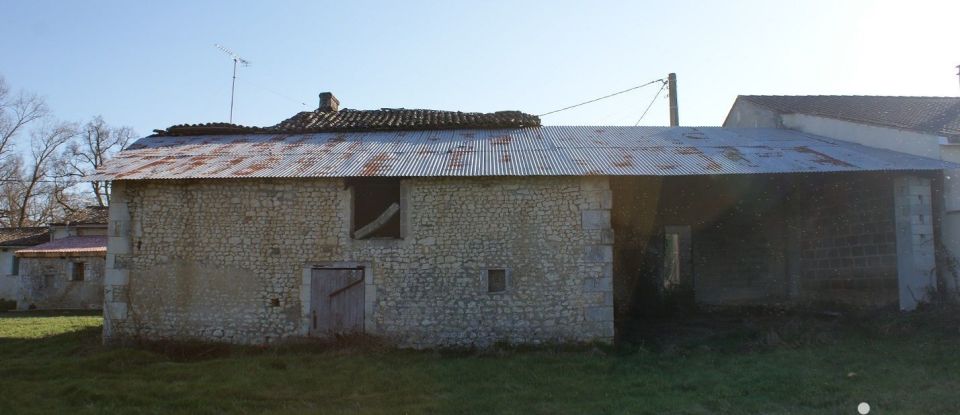 Barn conversion 2 rooms of 240 m² in Jonzac (17500)