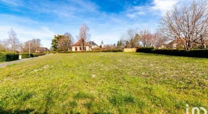 Land of 1,600 m² in Champcevinel (24750)
