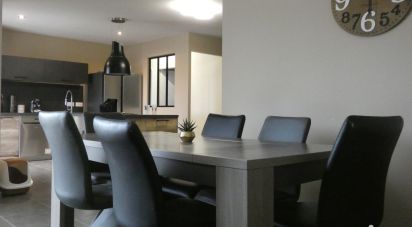 House 5 rooms of 92 m² in Saint-Rémy (79410)