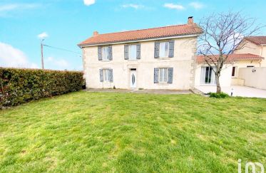 House 5 rooms of 168 m² in La Peyratte (79200)