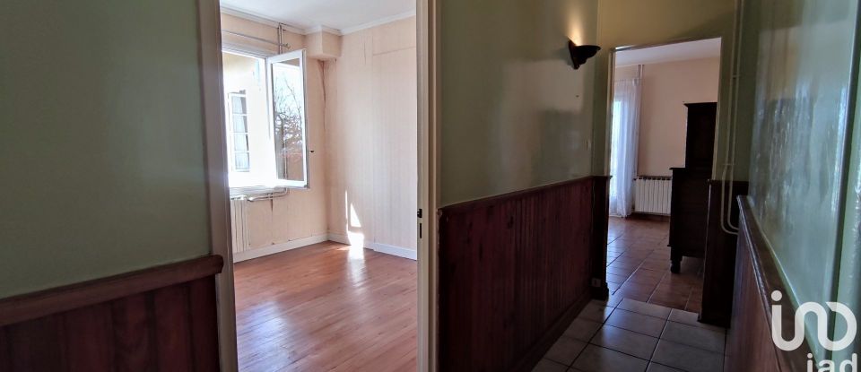 House 8 rooms of 135 m² in Saint-Avit-Saint-Nazaire (33220)
