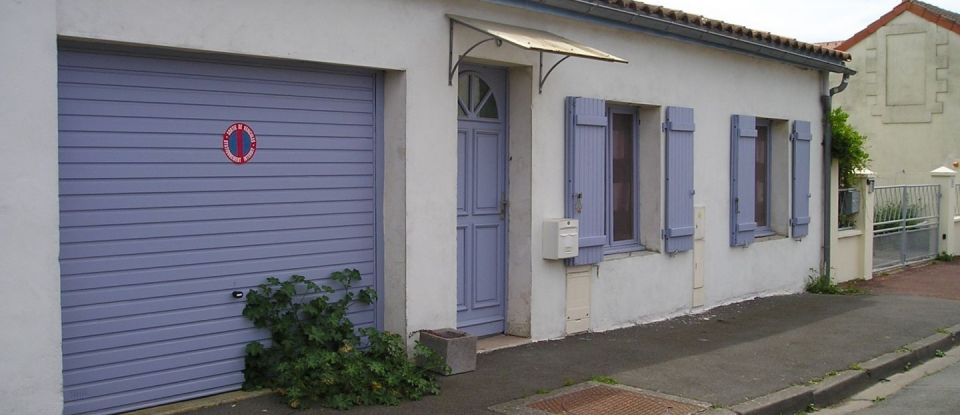 House 4 rooms of 81 m² in Rochefort (17300)