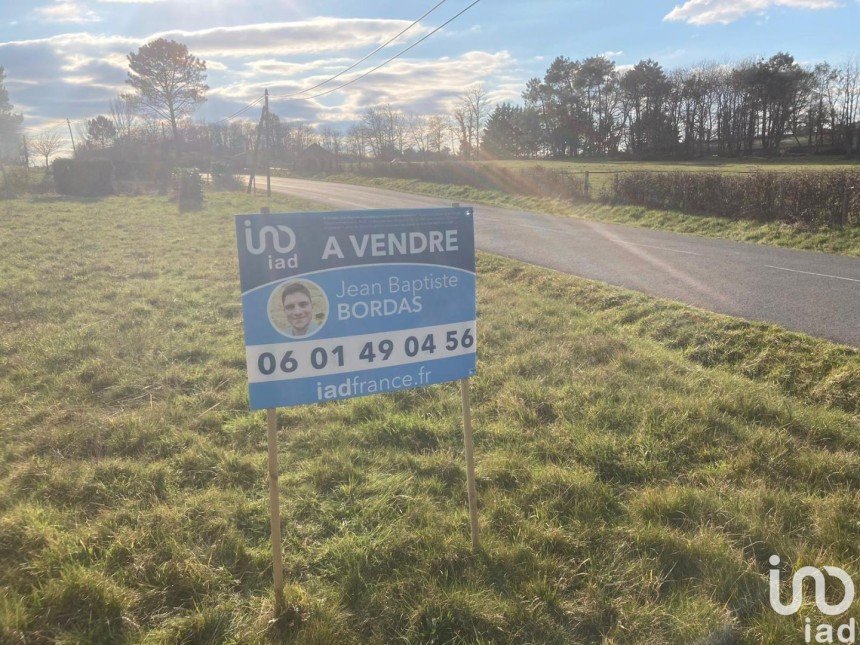 Land of 2,700 m² in BELVÈS (24170)