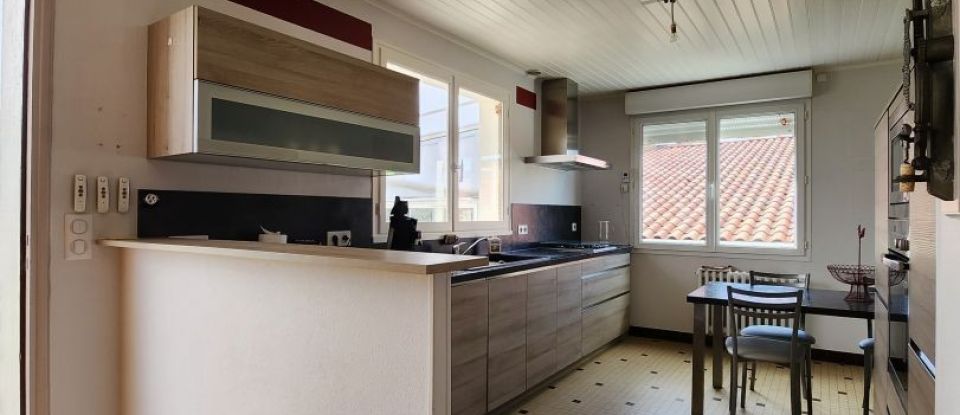 House 4 rooms of 155 m² in Thouars (79100)