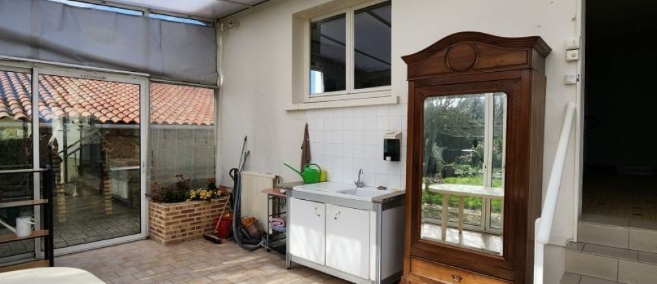 House 4 rooms of 155 m² in Thouars (79100)