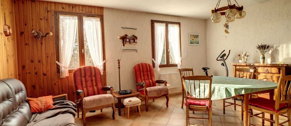 Maison 4 pièces de 90 m² à Montigny-Lencoup (77520)