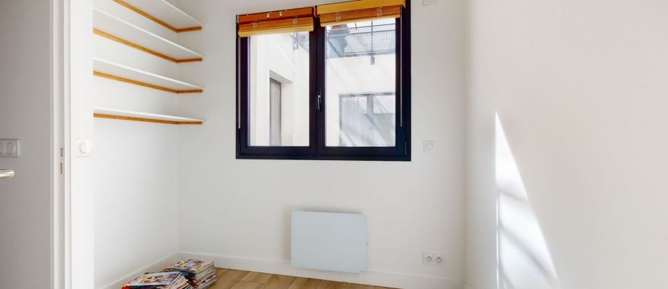 Loft 5 rooms of 120 m² in Montreuil (93100)