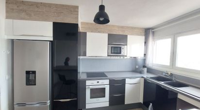 Apartment 4 rooms of 65 m² in Tarbes (65000)