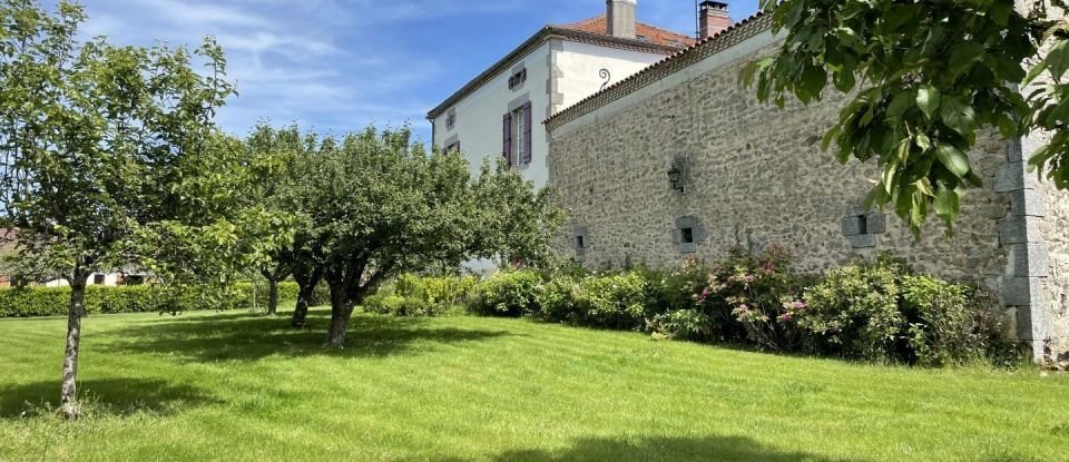 House 10 rooms of 215 m² in Saint-Mathieu (87440)