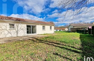 House 4 rooms of 88 m² in Saint-Sauveur (33250)