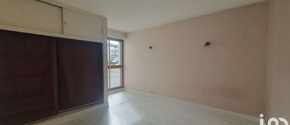 Appartement 2 pièces de 49 m² à Fresnes (94260)