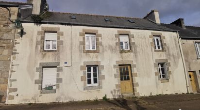 Village house 6 rooms of 161 m² in Plougonven (29640)
