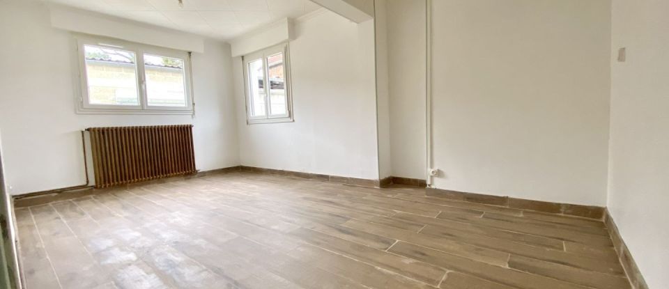House 6 rooms of 108 m² in Saint-Quentin (02100)