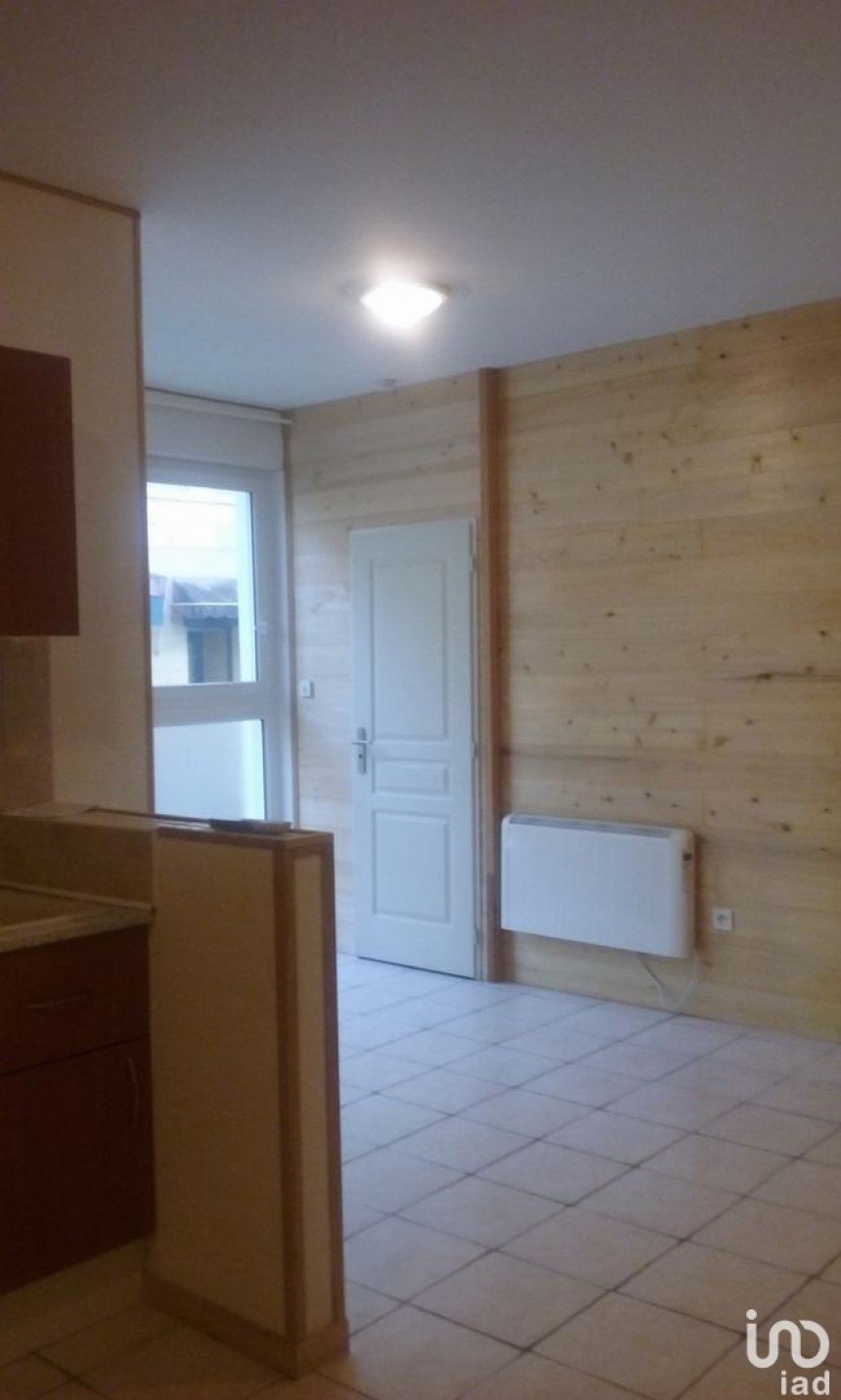 Apartment 2 rooms of 46 m² in Bergerac (24100)