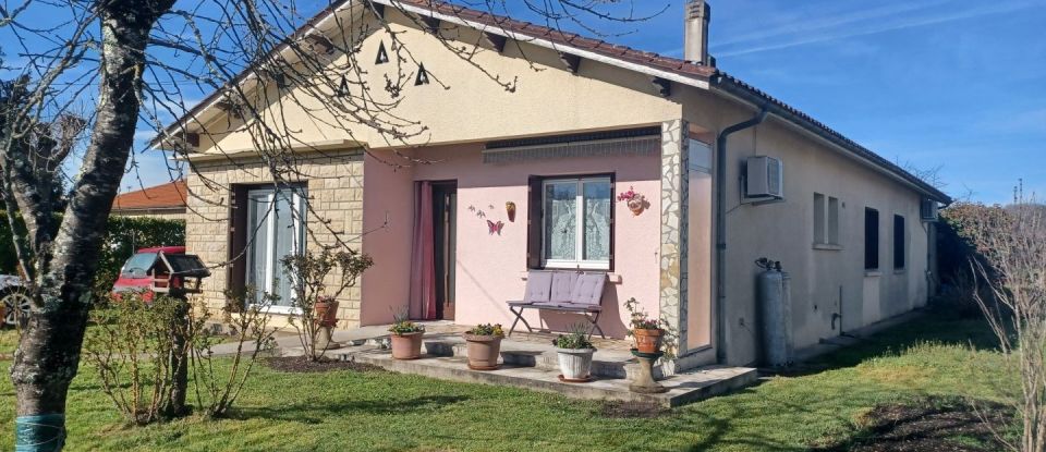 House 6 rooms of 130 m² in Coutras (33230)