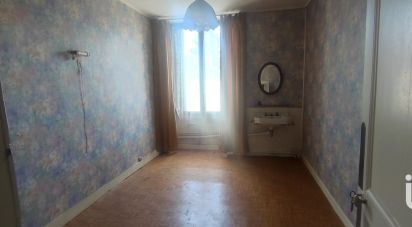 House 8 rooms of 195 m² in La Courtine (23100)
