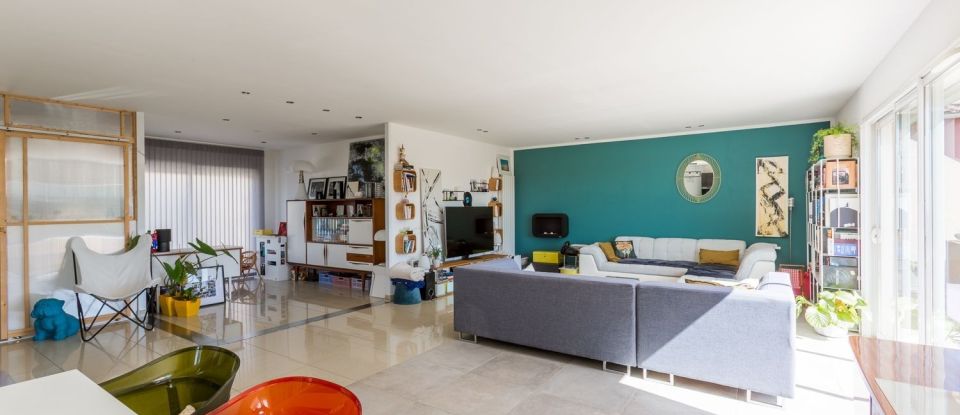 House 5 rooms of 209 m² in Marseille (13015)