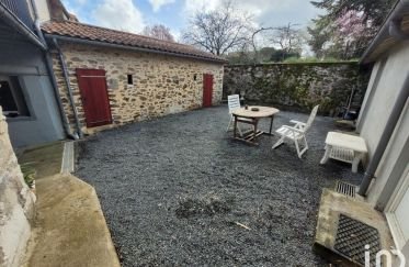 House 5 rooms of 187 m² in Parthenay (79200)