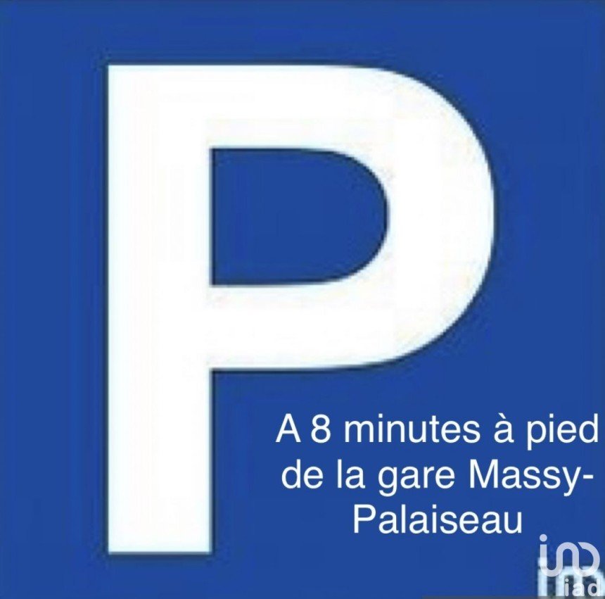 Parking of 26 m² in Massy (91300)