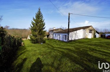 Country house 4 rooms of 100 m² in Fontcouverte (17100)
