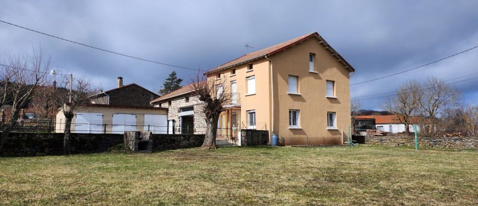 House 4 rooms of 127 m² in Séneujols (43510)