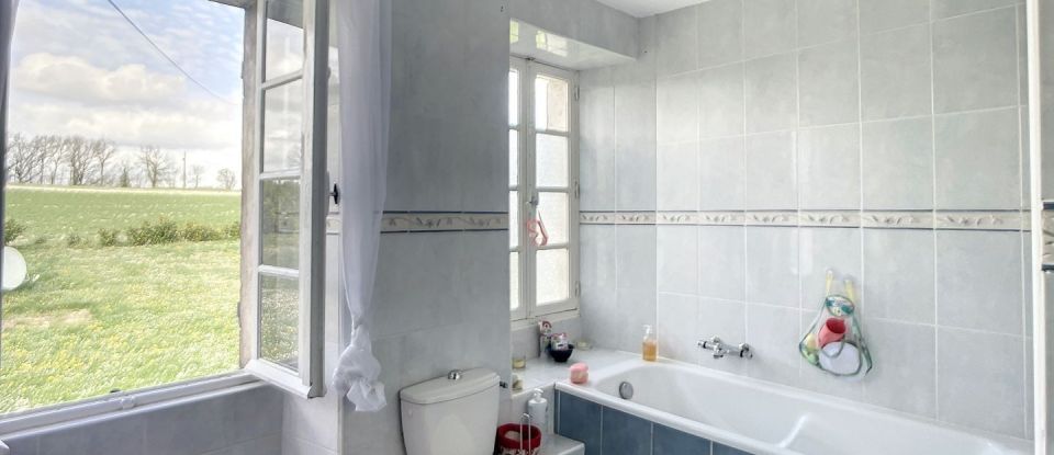 House 4 rooms of 135 m² in Montaigu-de-Quercy (82150)