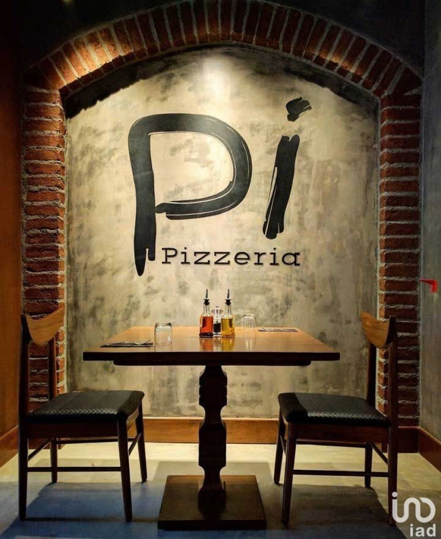 Pizzeria of 55 m² in Fontainebleau (77300)