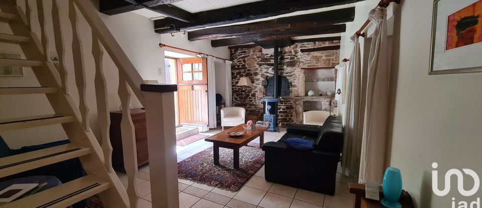 House 4 rooms of 160 m² in Brousse-le-Château (12480)