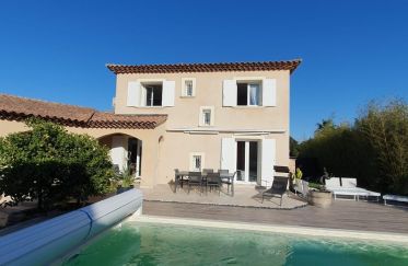 House 5 rooms of 125 m² in Six-Fours-les-Plages (83140)