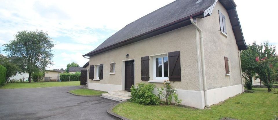 House 5 rooms of 132 m² in Oloron-Sainte-Marie (64400)