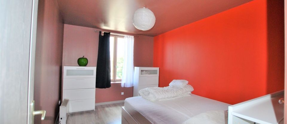 House 8 rooms of 232 m² in Ouzouer-sur-Trézée (45250)