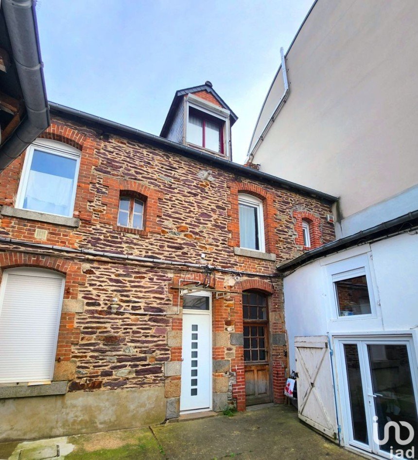 Building in Rennes (35000) of 283 m²