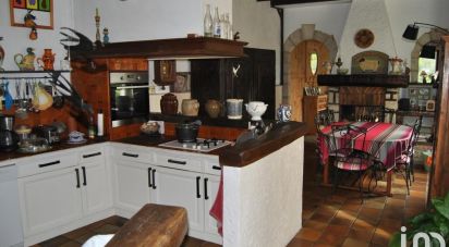 House 6 rooms of 233 m² in Parthenay (79200)