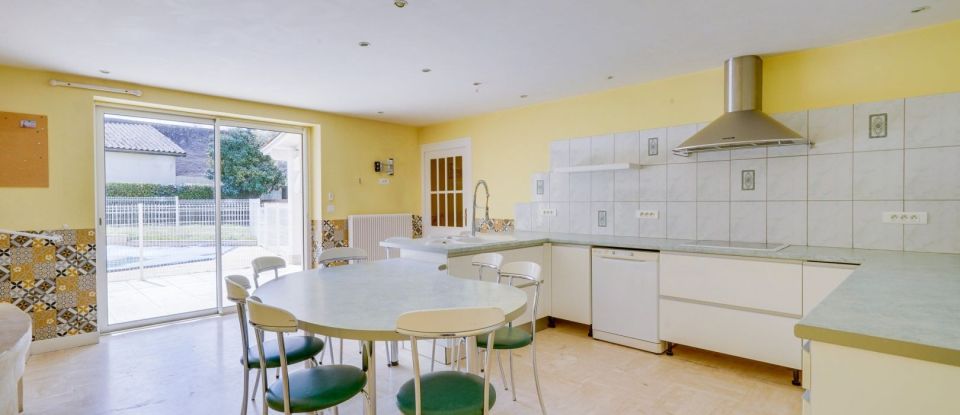 Maison 6 pièces de 350 m² à Gironde-sur-Dropt (33190)