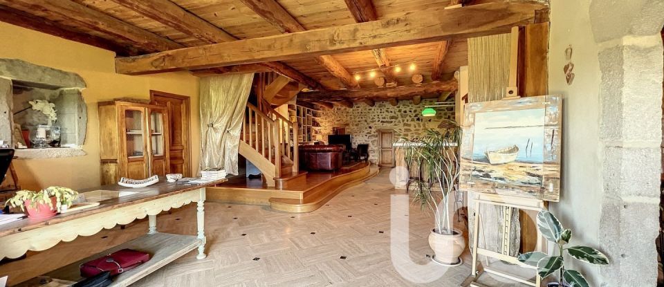 House 10 rooms of 439 m² in Chaspinhac (43700)