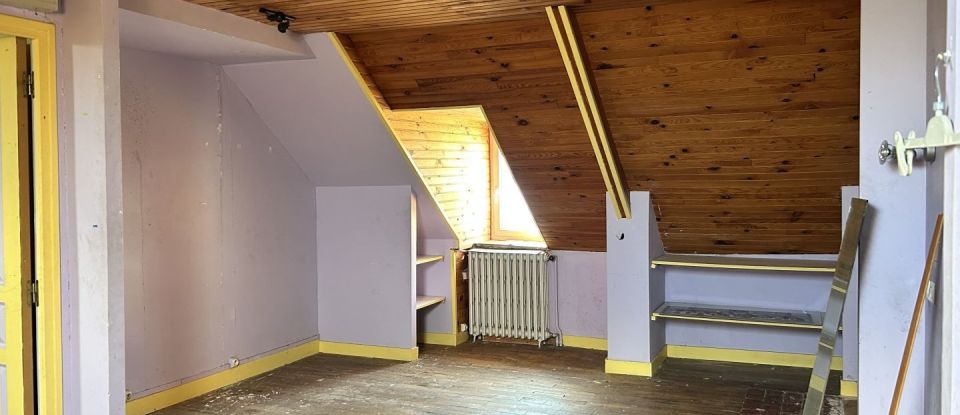 House 7 rooms of 152 m² in Châteauneuf-du-Faou (29520)