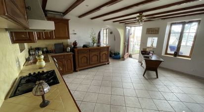 House 5 rooms of 157 m² in Saint-Rirand (42370)