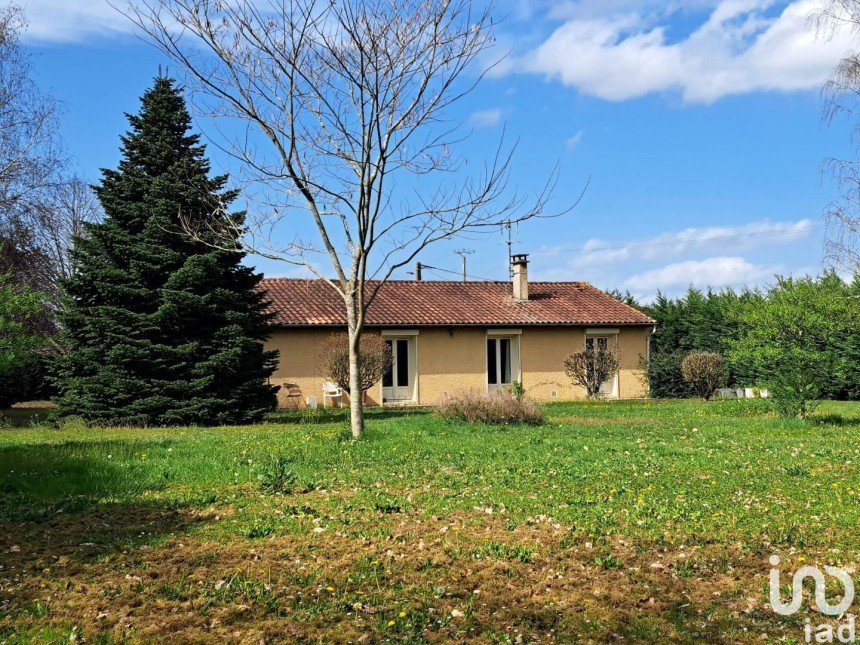 Maison 4 pièces de 88 m² à Villecomtal-sur-Arros (32730)