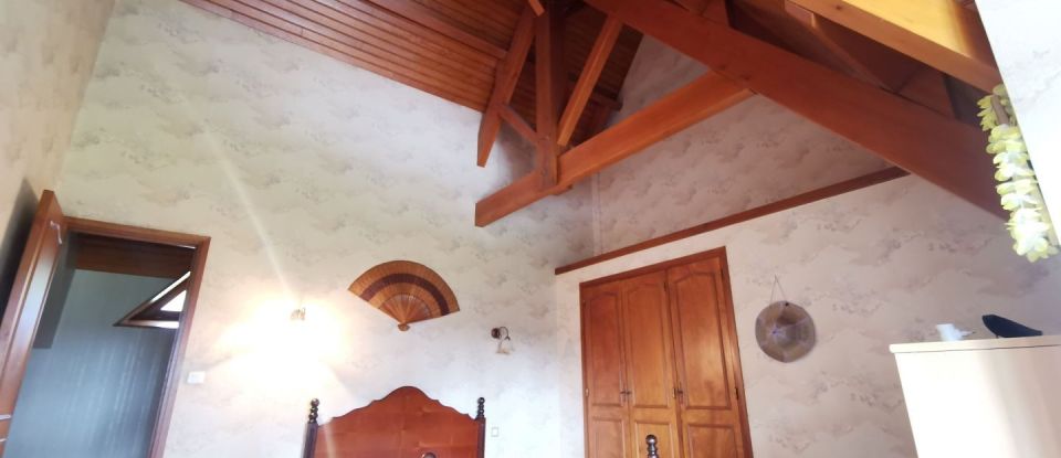 House 7 rooms of 240 m² in Donnezac (33860)