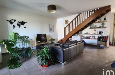 Appartement 5 pièces de 100 m² à SAINT-GILLES-LES-HAUTS (97435)
