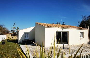 House 4 rooms of 92 m² in Sainte-Radégonde-des-Noyers (85450)