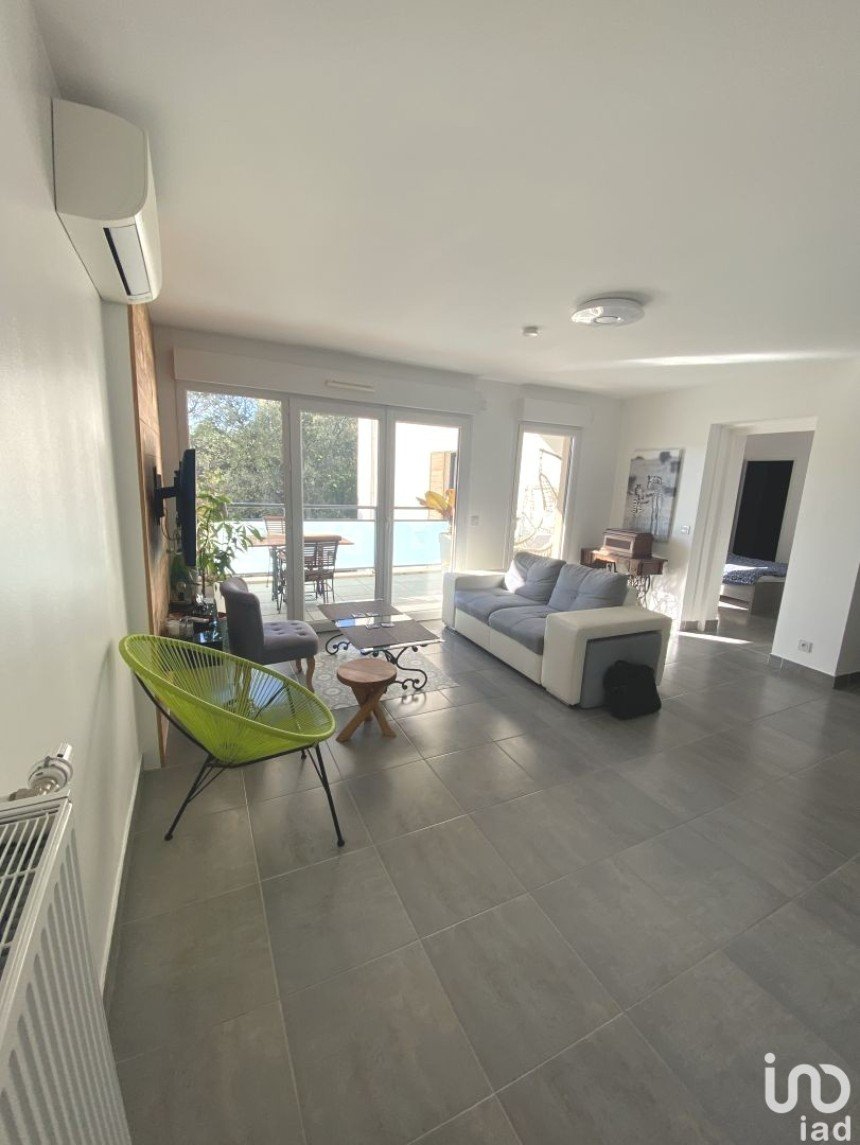 Apartment 2 rooms of 54 m² in Saint-Raphaël (83700)