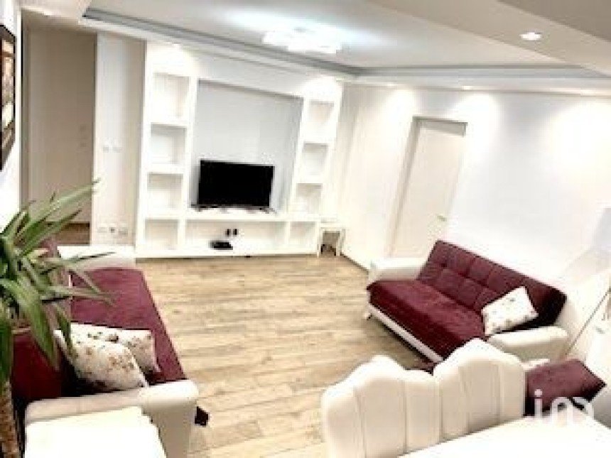 Apartment 4 rooms of 82 m² in Saint-Pierre-des-Corps (37700)