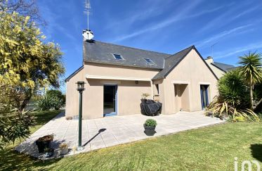 House 5 rooms of 139 m² in Dinard (35800)
