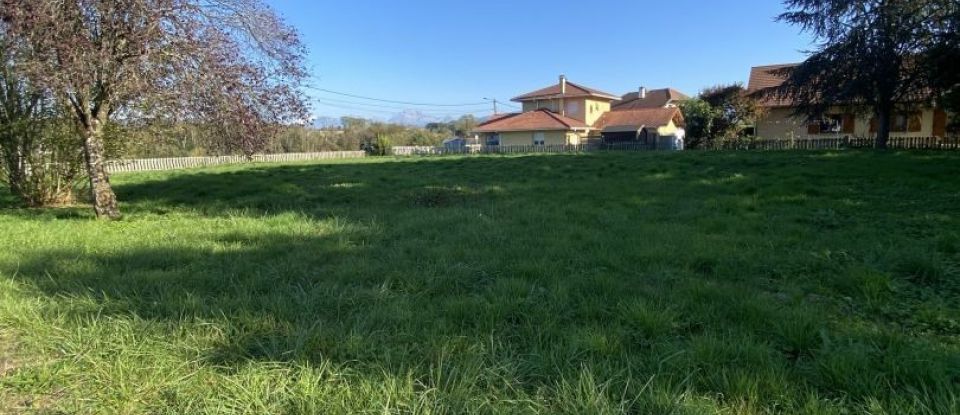Land of 617 m² in Lornay (74150)
