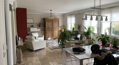 House 5 rooms of 138 m² in Versailles (78000)
