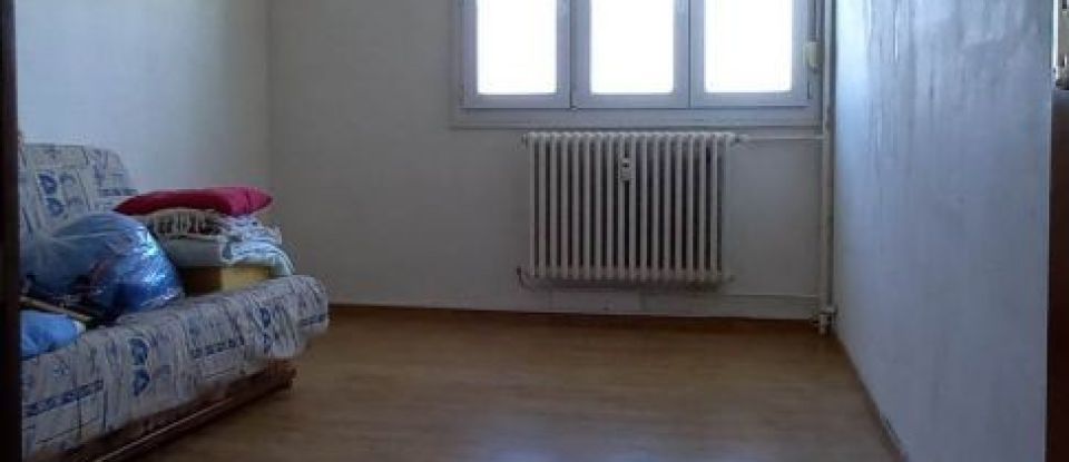 Appartement 4 pièces de 90 m² à Maubeuge (59600)