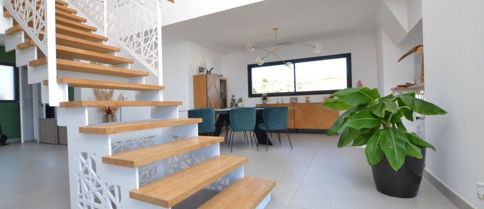 House 6 rooms of 208 m² in Narbonne (11100)