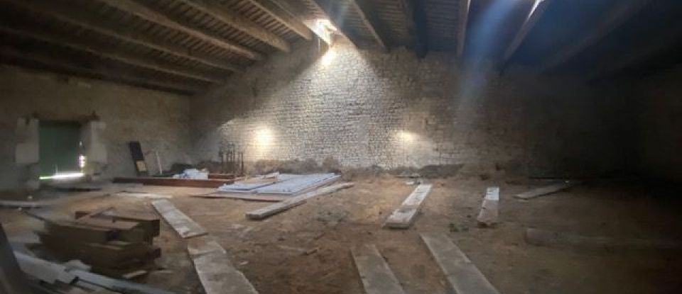 Barn conversion 1 room of 100 m² in Vérines (17540)