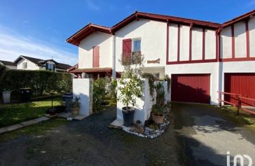 Traditional house 5 rooms of 91 m² in Cambo-les-Bains (64250)